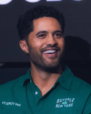Alex Tarrant height profile photo