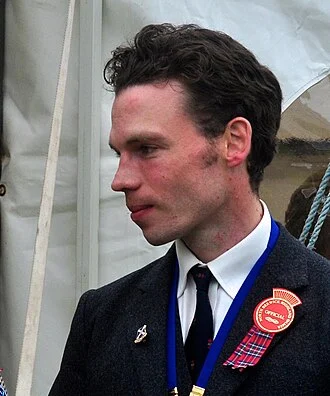 Alexander Douglas-Hamilton, 16th Duke of Hamilton height profile photo