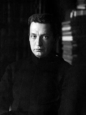 Alexander Kerensky height profile photo
