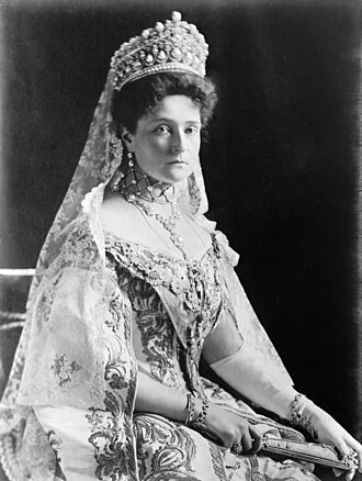 Alexandra Feodorovna (Alix of Hesse) height profile photo