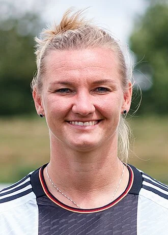 Alexandra Popp height profile photo