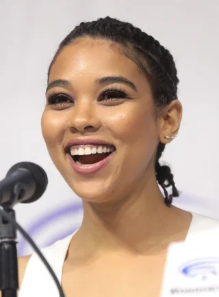 Alexandra Shipp height profile photo