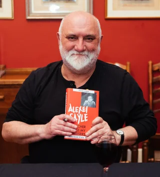 Alexei Sayle height profile photo