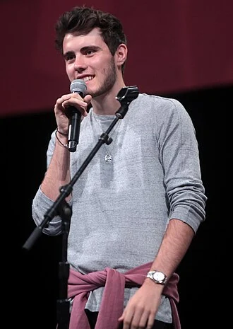 Alfie Deyes height profile photo