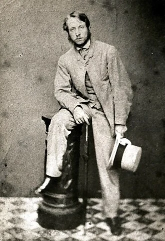 Alfred Harmsworth (barrister) height profile photo