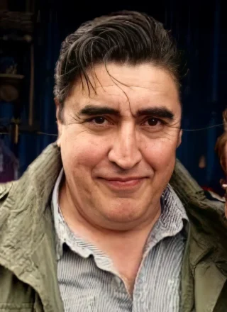 Alfred Molina height profile photo