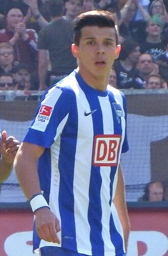 Alfredo Morales height profile photo