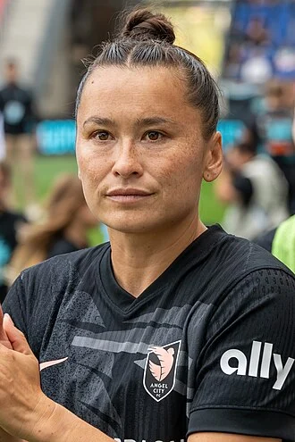 Ali Riley height profile photo