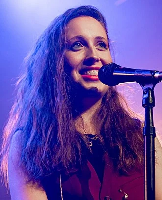 Alice Merton height profile photo