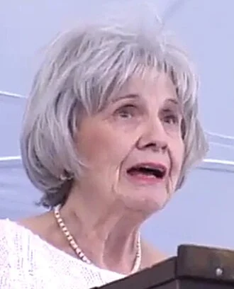 Alice Munro height profile photo