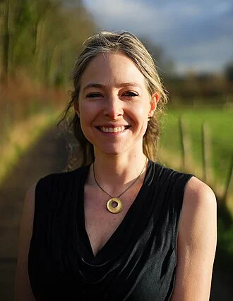 Alice Roberts height profile photo