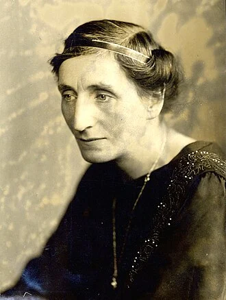 Alice Salomon height profile photo