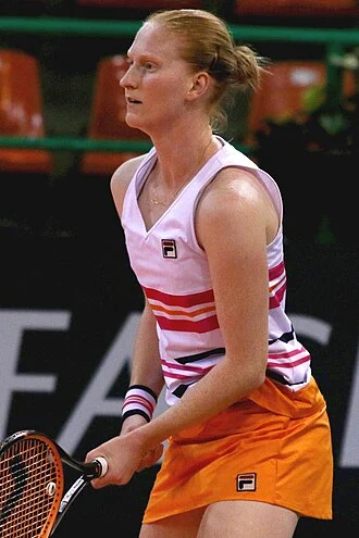 Alison Van Uytvanck height profile photo