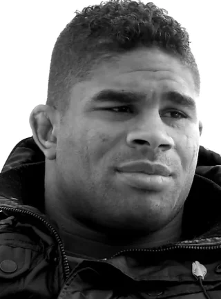 Alistair Overeem height profile photo