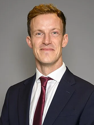 Alistair Strathern height profile photo