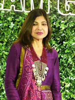 Alka Yagnik height profile photo