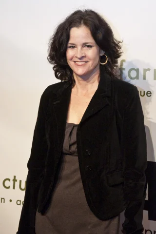 Ally Sheedy height profile photo