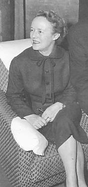 Alma Reville height profile photo