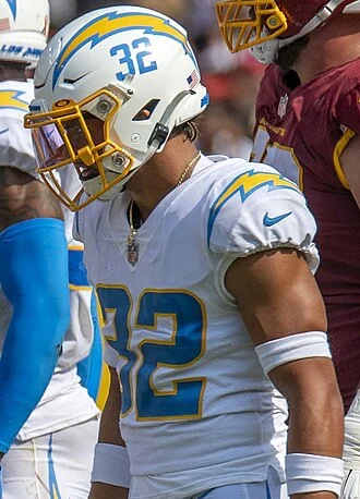 Alohi Gilman height profile photo