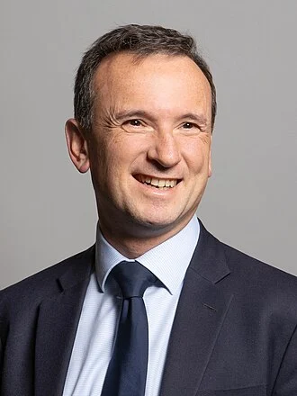 Alun Cairns height profile photo