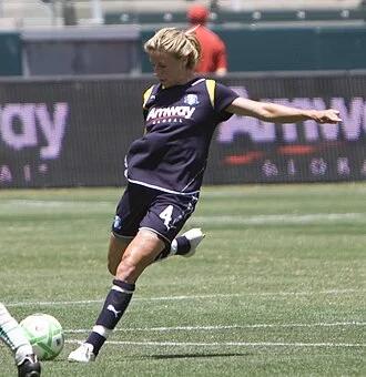 Aly Wagner height profile photo