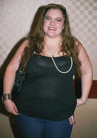 Amanda Aday height profile photo