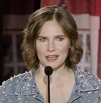 Amanda Knox height profile photo