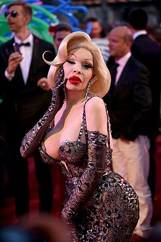 Amanda Lepore height profile photo