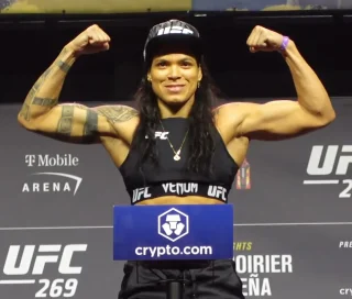 Amanda Nunes height profile photo