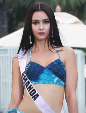 Amanda Obdam height profile photo