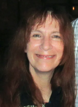 Amanda Plummer height profile photo