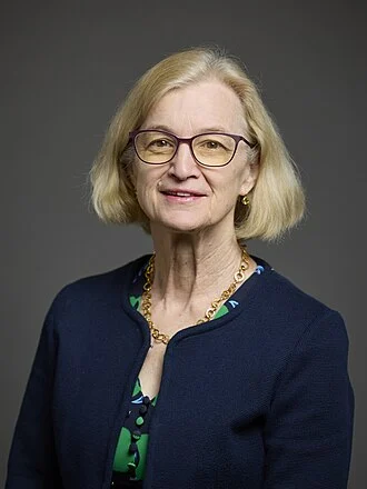 Amanda Spielman, Baroness Spielman height profile photo