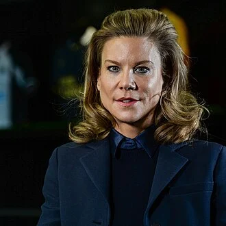 Amanda Staveley height profile photo