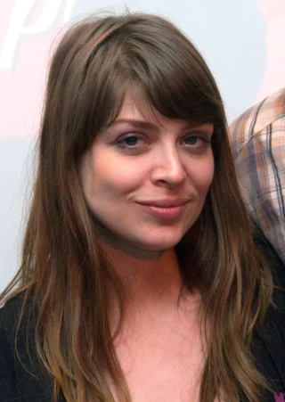 Amber Benson height profile photo
