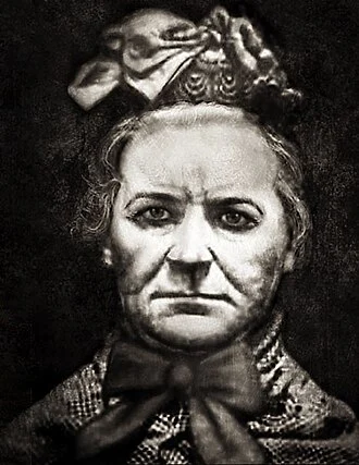 Amelia Dyer height profile photo