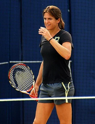 Amélie Mauresmo height profile photo