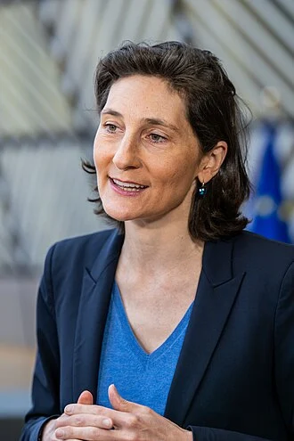 Amélie Oudéa-Castéra height profile photo
