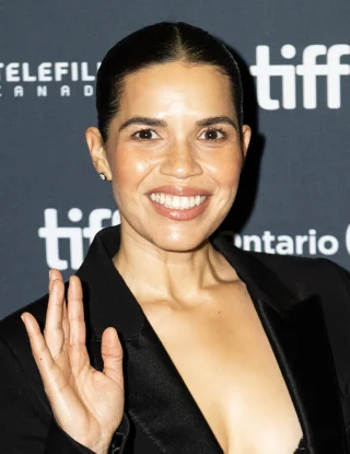 America Ferrera height profile photo