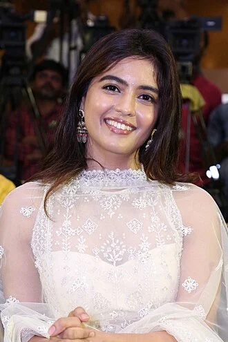 Amritha Aiyer height profile photo