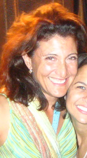 Amy Aquino height profile photo