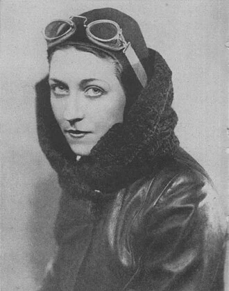 Amy Johnson height profile photo