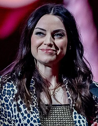 Amy Macdonald height profile photo