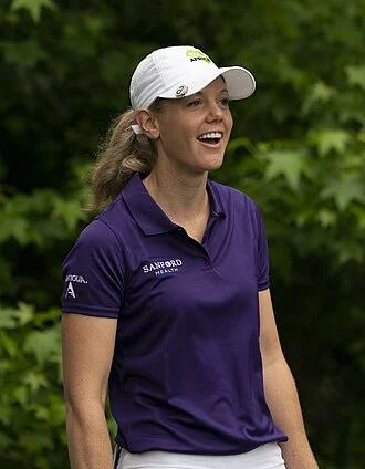 Amy Olson height profile photo