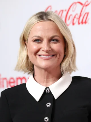 Amy Poehler height profile photo