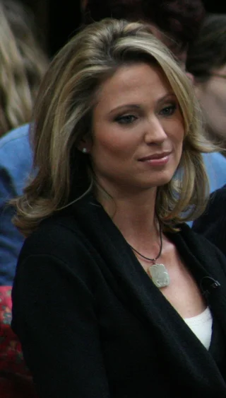 Amy Robach height profile photo