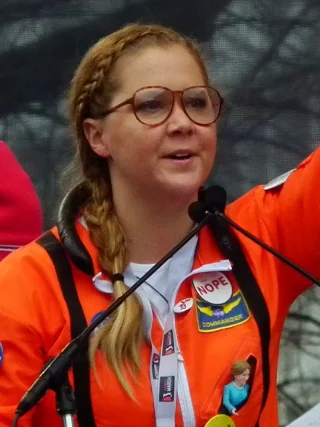 Amy Schumer height profile photo