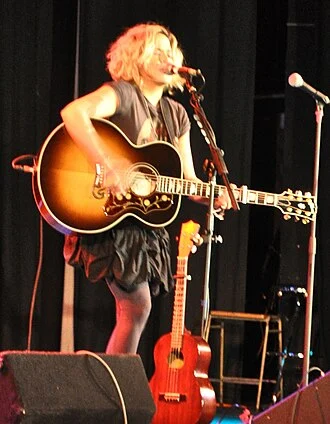 Amy Wadge height profile photo