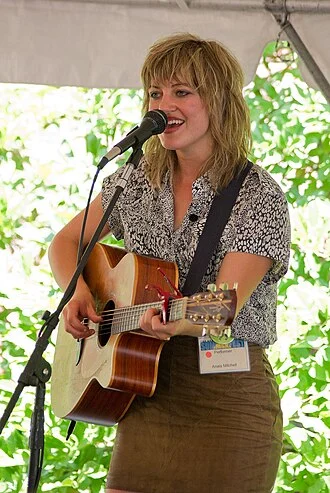 Anaïs Mitchell height profile photo