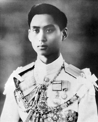 Ananda Mahidol height profile photo