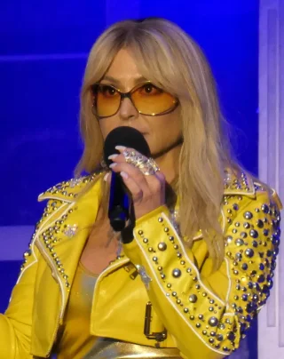 Anastacia height profile photo
